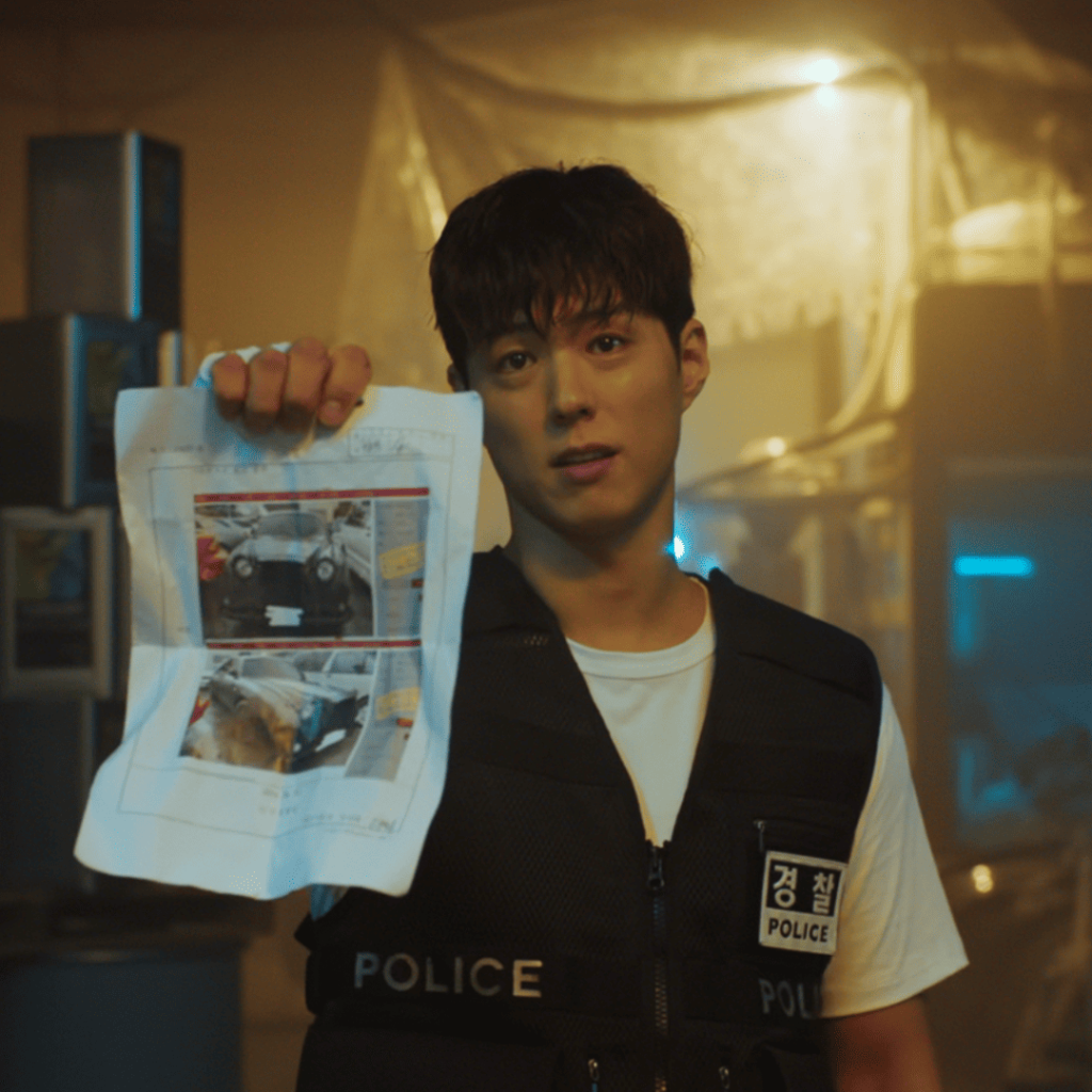 Good Boy K-drama Review: Yoon Dong-ju searching for the foreign car that hit him, unaware that Min Ju-yeong is the culprit
