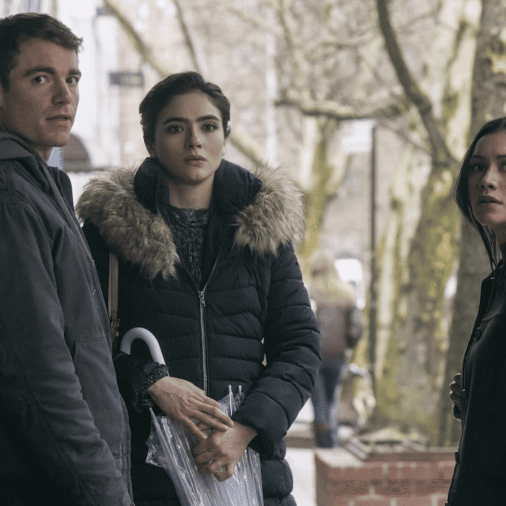 K-dramas like Trigger: Still from The Night Agent featuring Gabriel Basso and Luciane Buchanan.