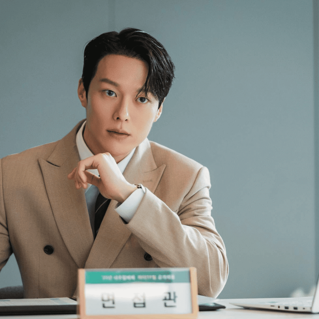 Dynamite Kiss Review still of Gong Ji hyeok staring during Da rim’s job interview