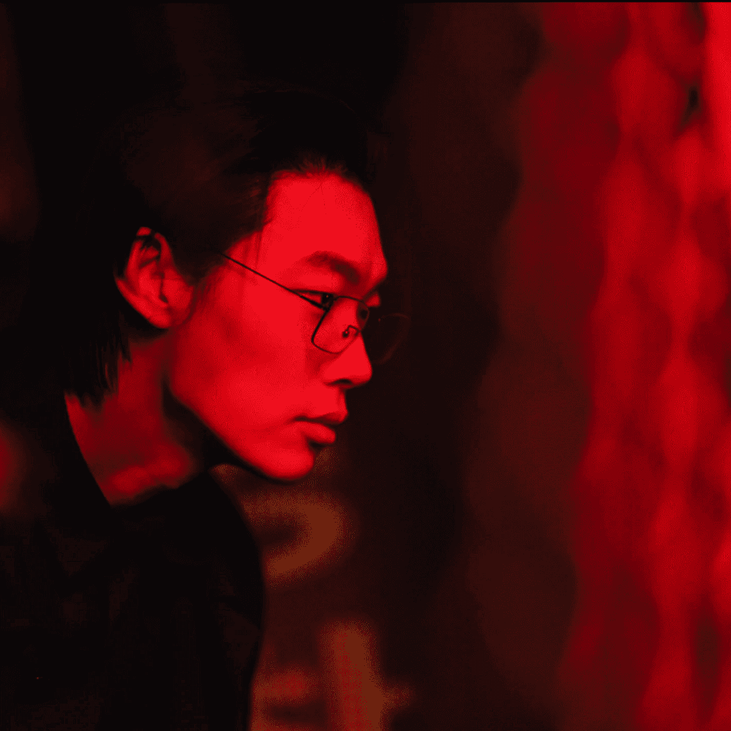The fake Moon-jae standing in an alleyway in a key scene breakdown from our Mousetrap K-drama review.